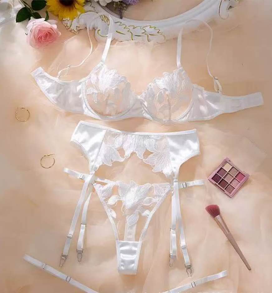 Luxury White Lace Lingerie Set with Garter Belt – Sheer Mesh Bra & Thong
