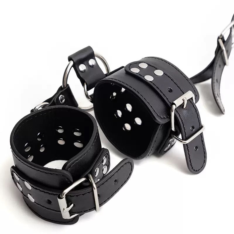PU Leather Collar & Cuff Restraint Set – Adjustable Neck to Wrist Bondage Strap Kit
